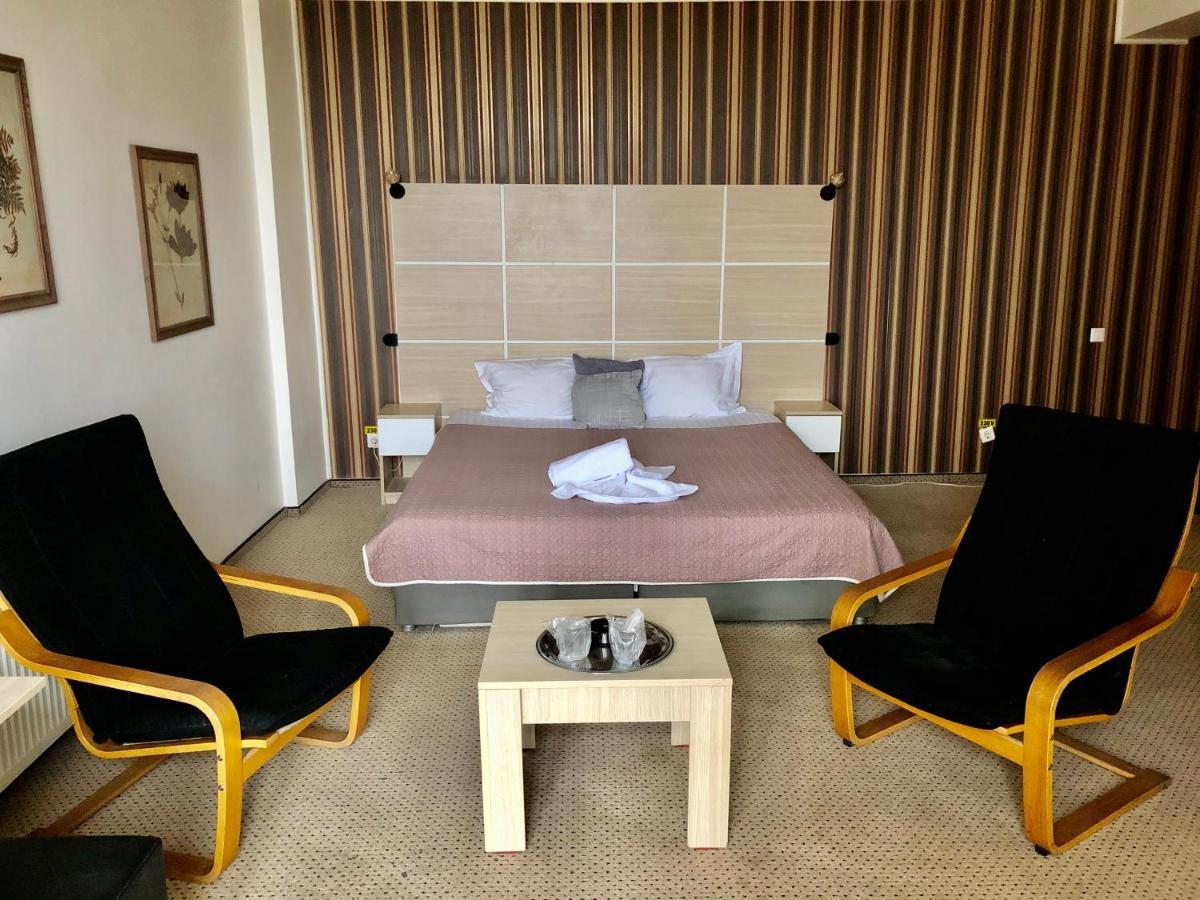 Hotel Mon Caprice Bucureşti Eksteriør bilde