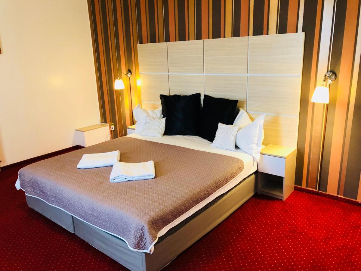 Hotel Mon Caprice Bucureşti Eksteriør bilde