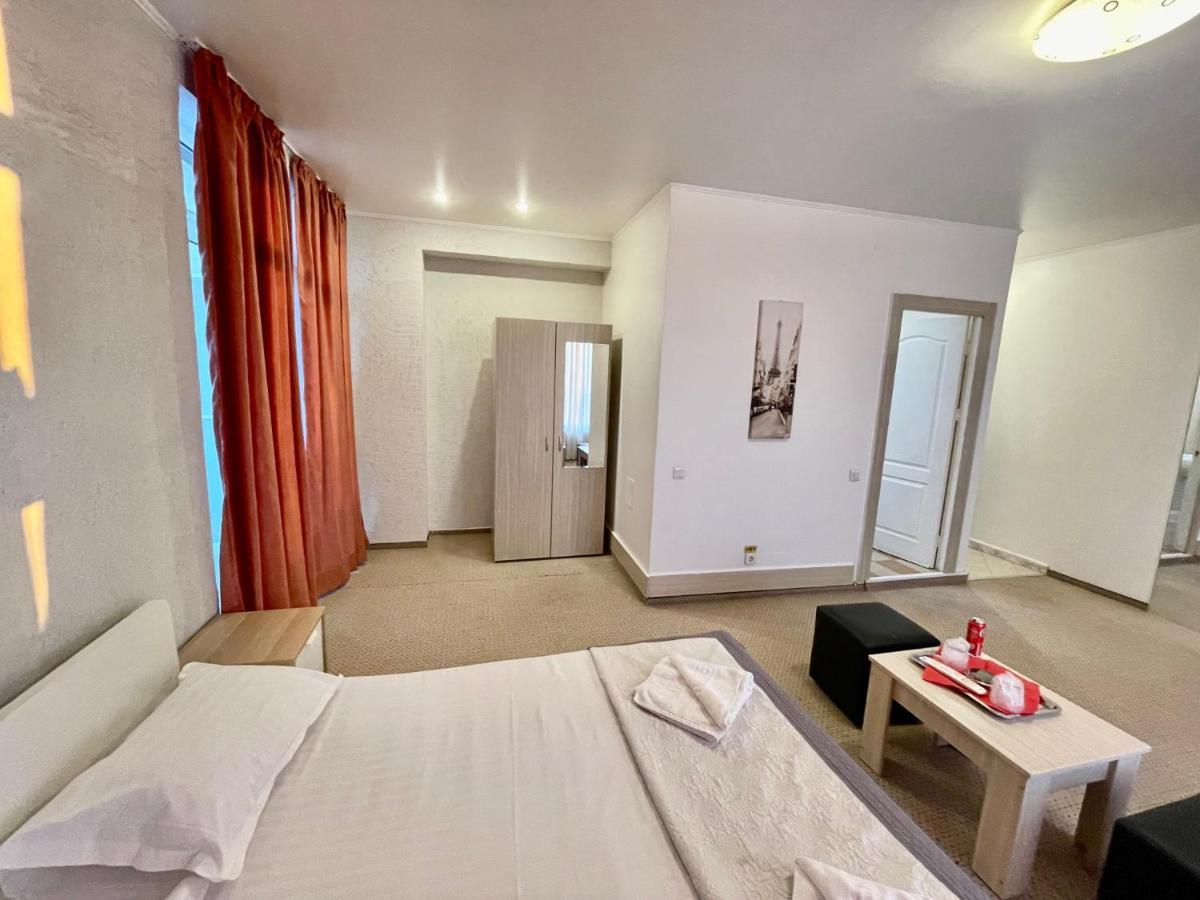 Hotel Mon Caprice Bucureşti Eksteriør bilde