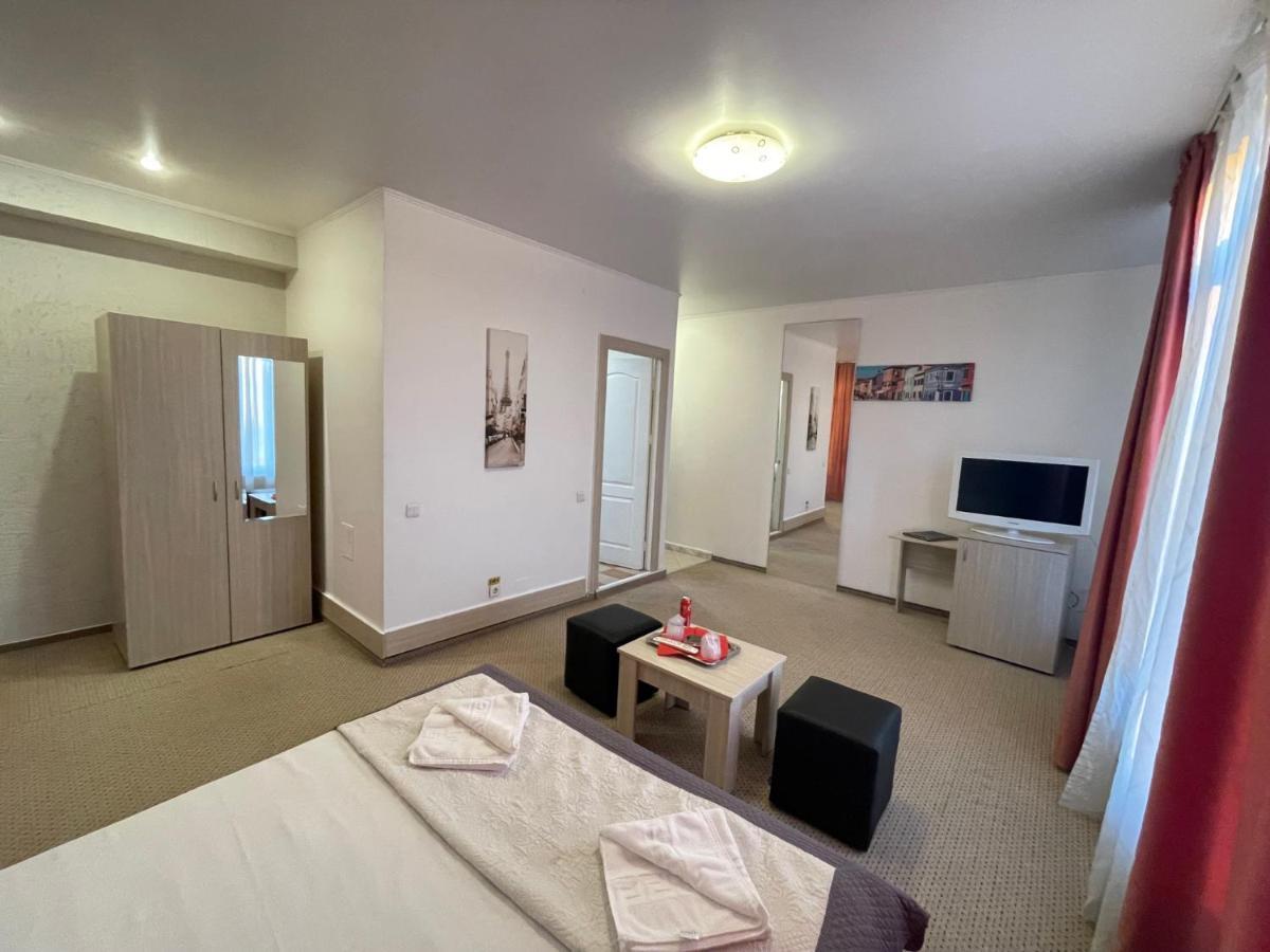 Hotel Mon Caprice Bucureşti Eksteriør bilde