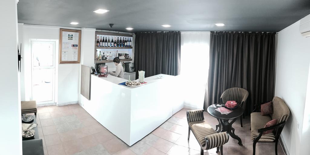 Hotel Mon Caprice Bucureşti Eksteriør bilde