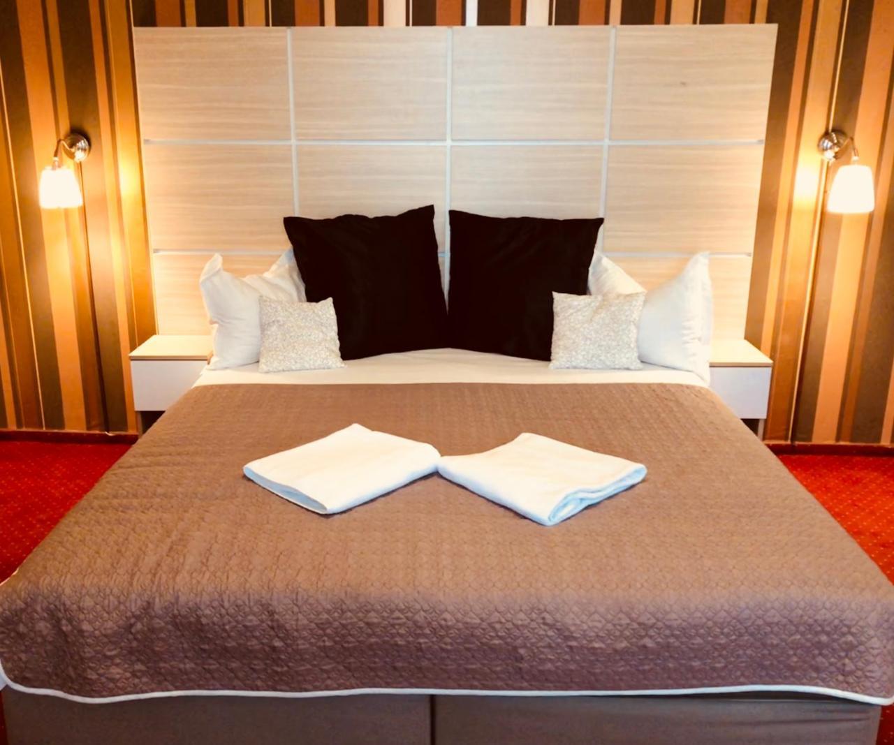 Hotel Mon Caprice Bucureşti Eksteriør bilde