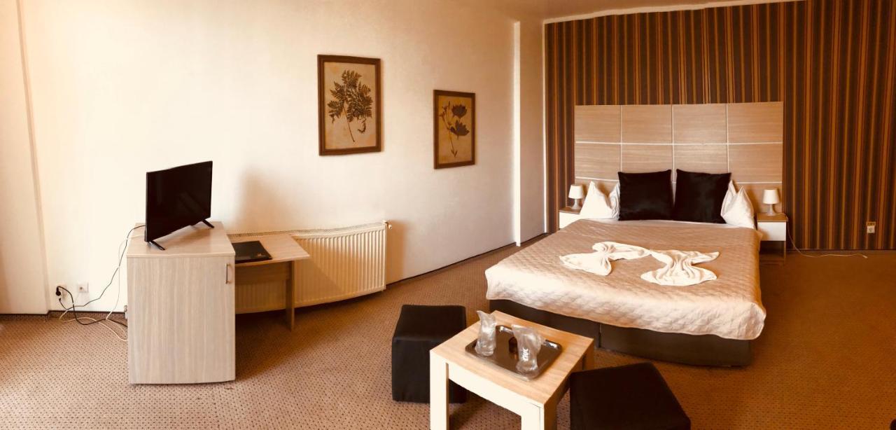 Hotel Mon Caprice Bucureşti Eksteriør bilde